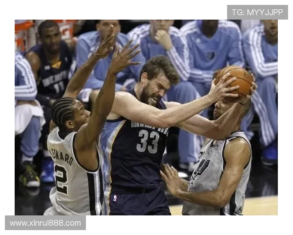 AC米兰与里尔的精彩对决结果揭晓谁是胜者分析比赛亮点与关键时刻