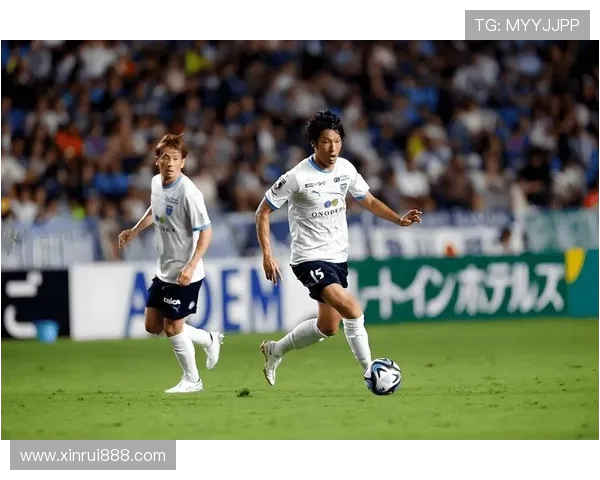 横滨足球队对阵爱媛队精彩直播全程回顾与赛后分析