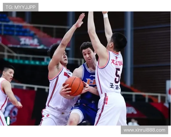 广州篮球队阵地战分析：优劣势与战术调整的深度探讨